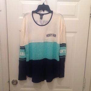 Lady's long sleeve Rue 21 size medium shirt